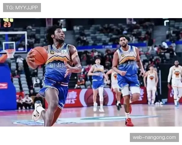 新疆96-104不敌深圳，史密斯45分15篮板14助攻创纪录